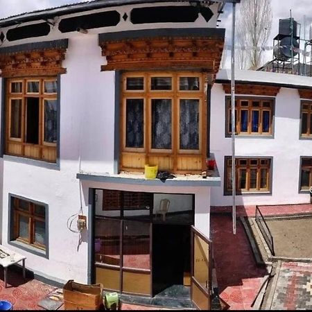 Sky Land Hostel Leh Exterior photo